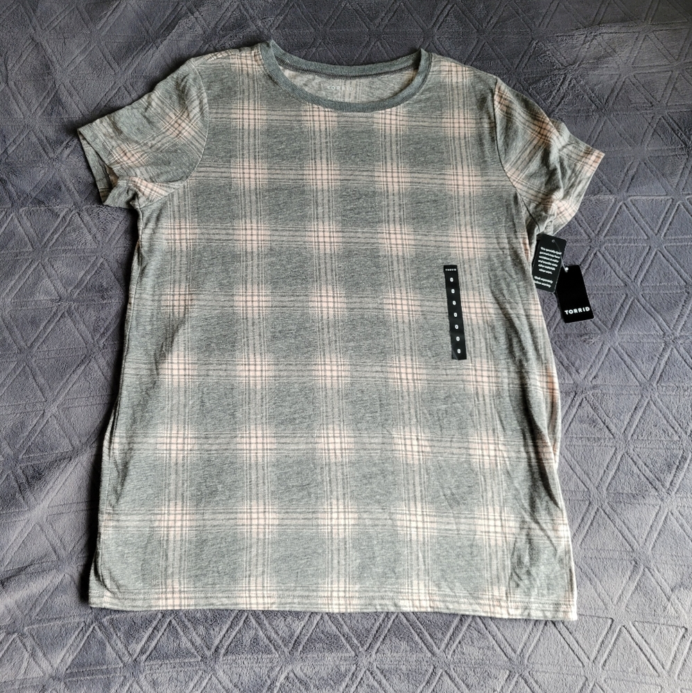 Classic fit plaid tee